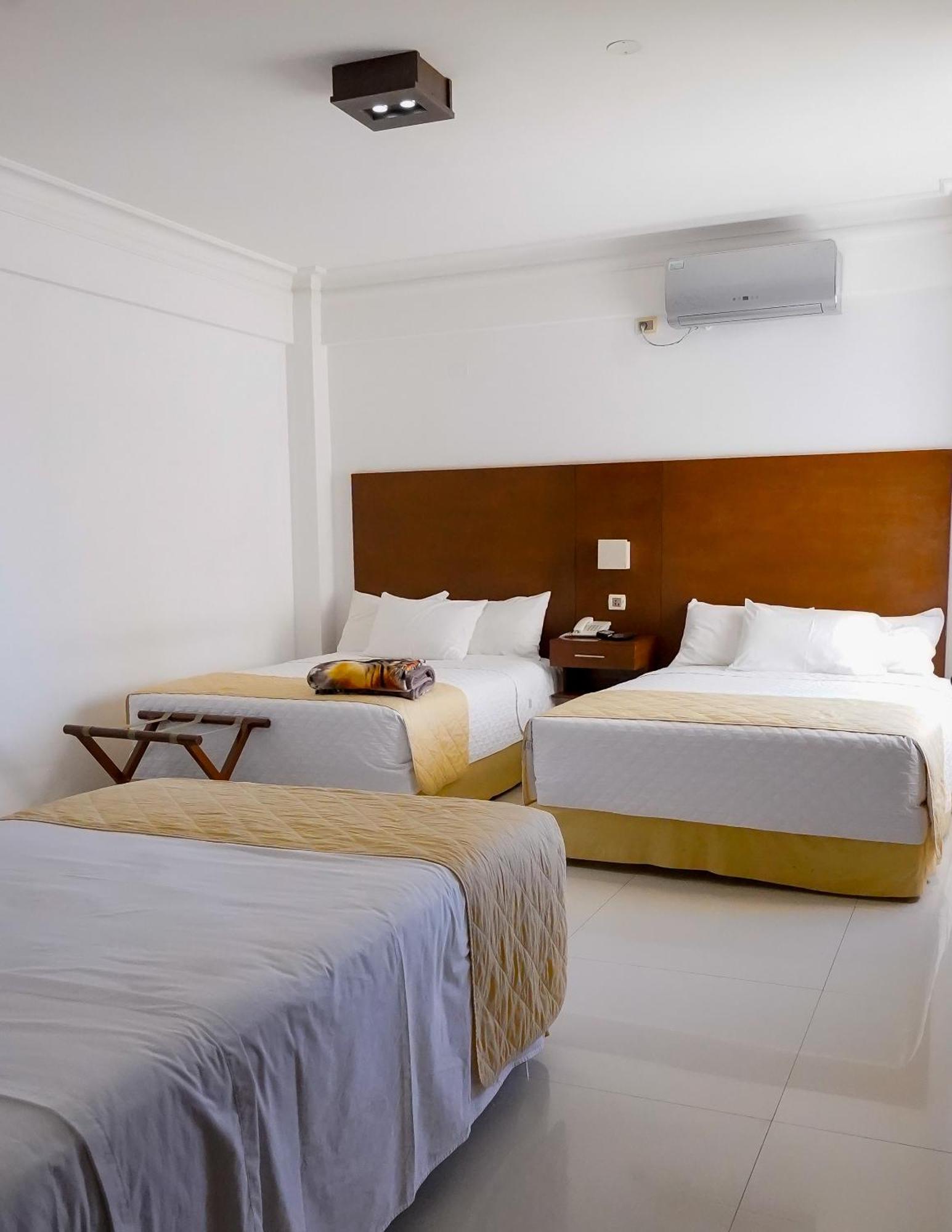 Prince Hotel Санта-Крус-де-ла-Сьєрра Екстер'єр фото