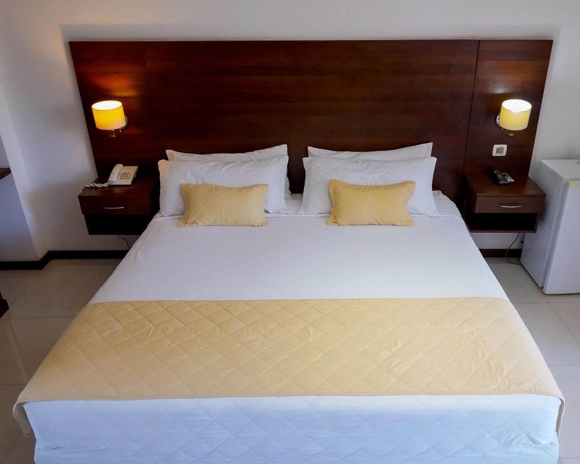 Prince Hotel Санта-Крус-де-ла-Сьєрра Екстер'єр фото