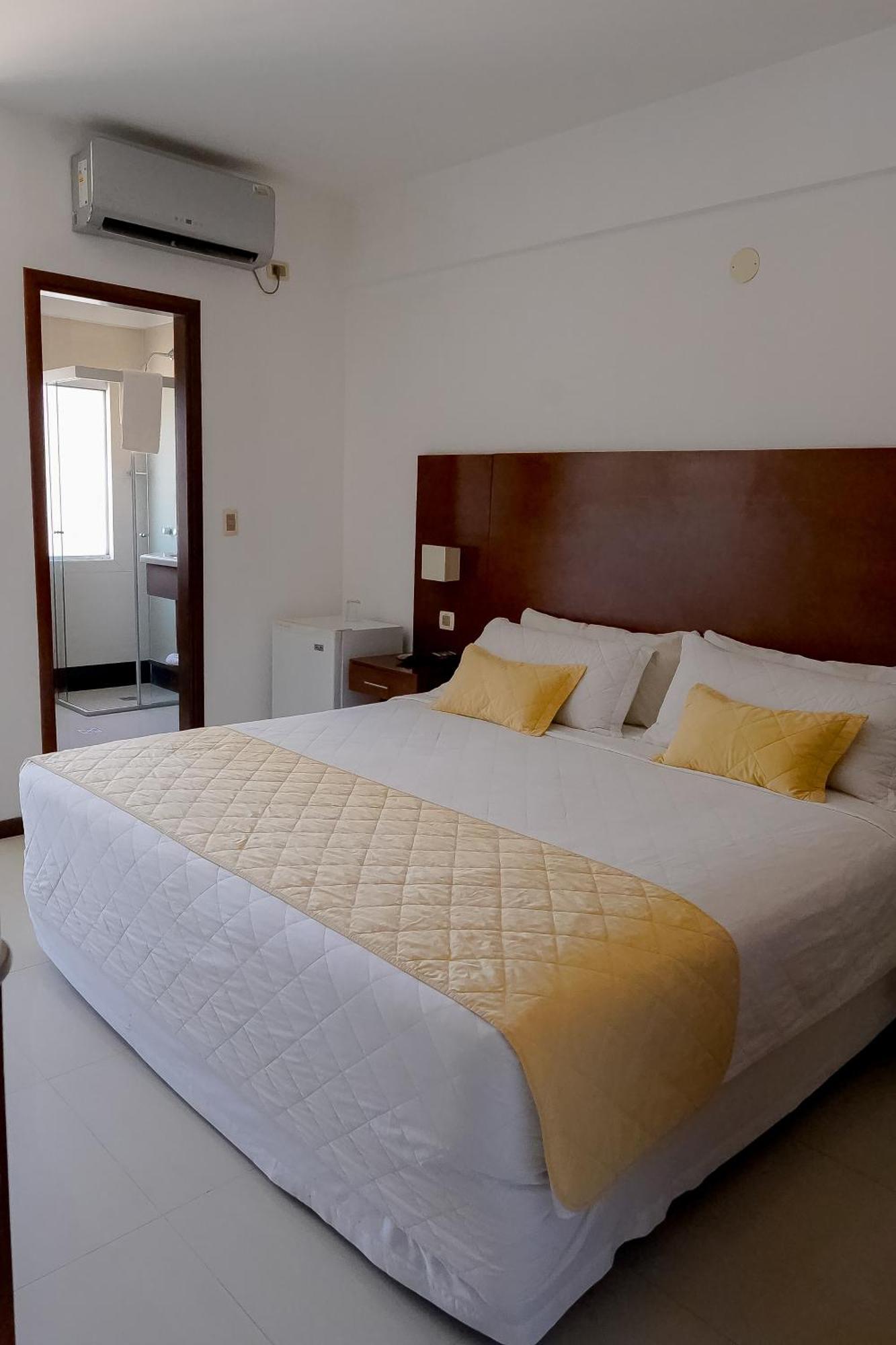 Prince Hotel Санта-Крус-де-ла-Сьєрра Екстер'єр фото
