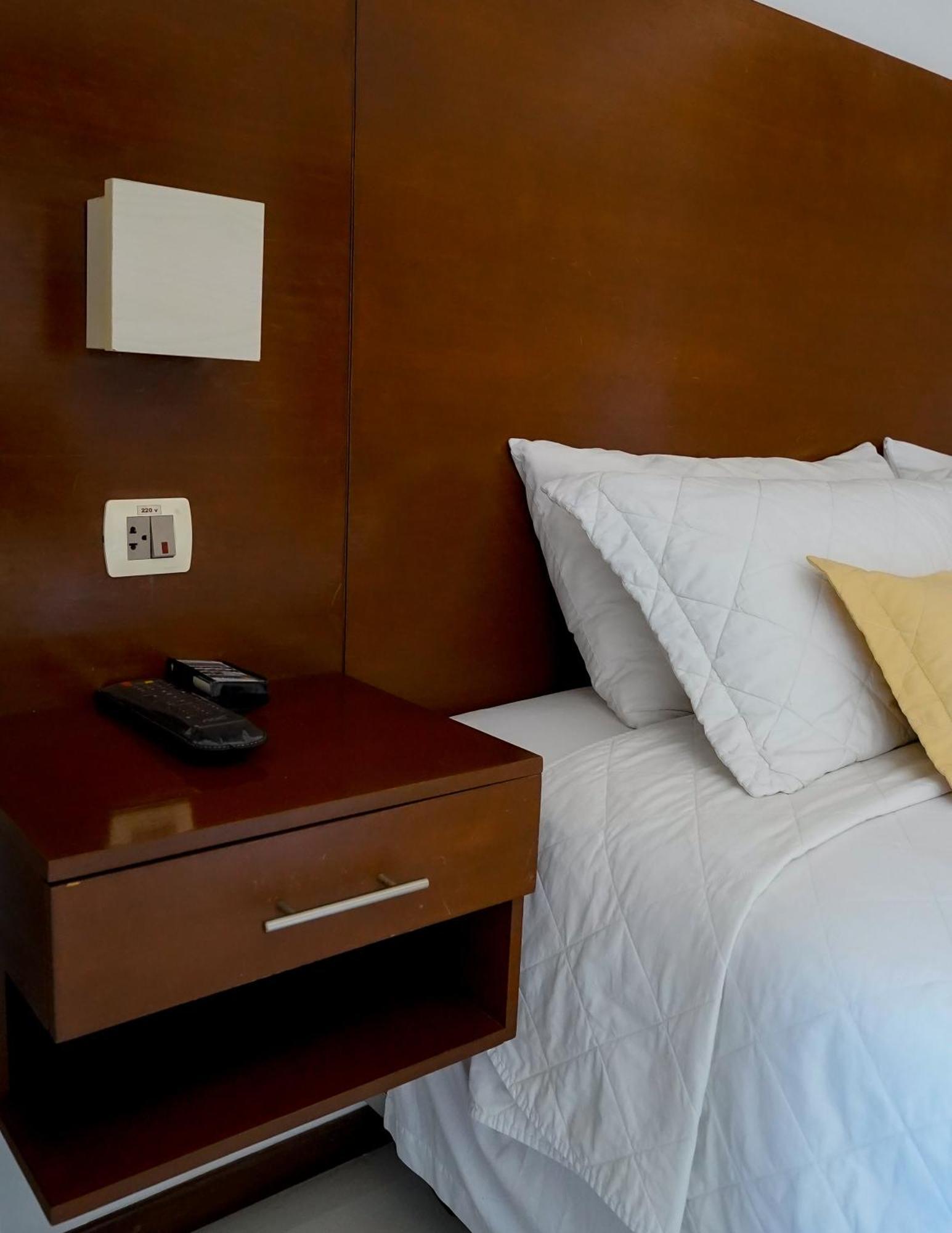 Prince Hotel Санта-Крус-де-ла-Сьєрра Екстер'єр фото