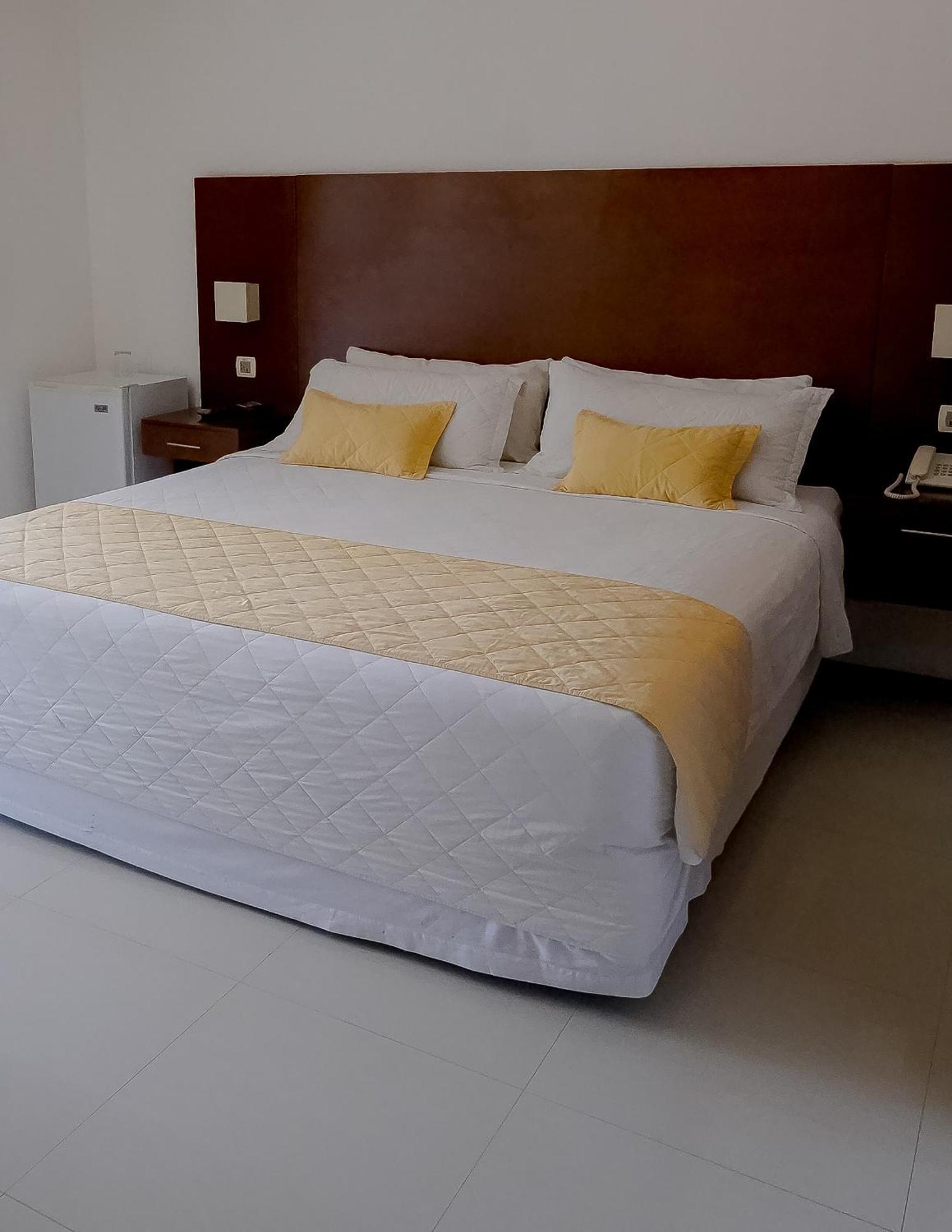 Prince Hotel Санта-Крус-де-ла-Сьєрра Екстер'єр фото