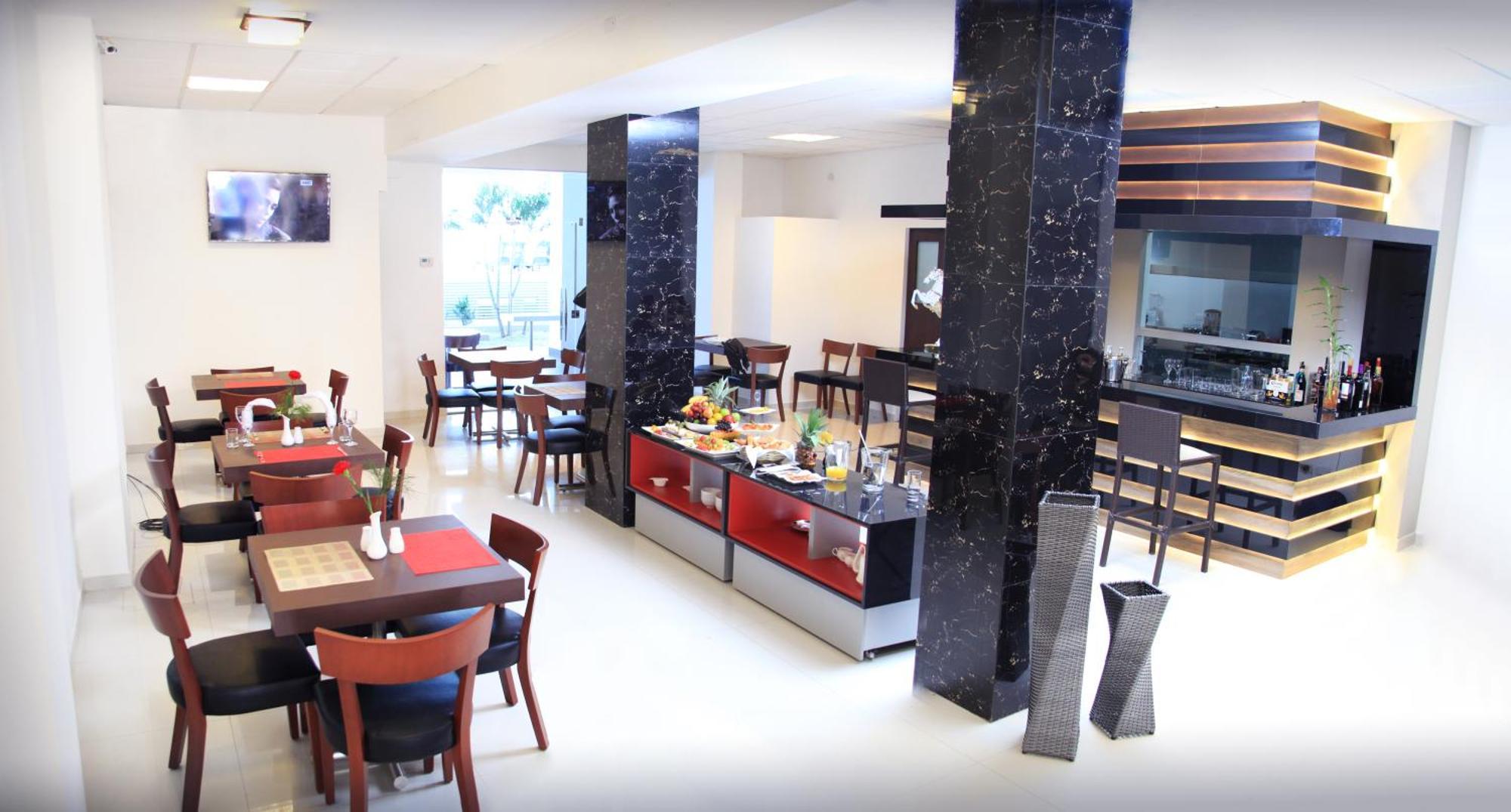 Prince Hotel Санта-Крус-де-ла-Сьєрра Екстер'єр фото